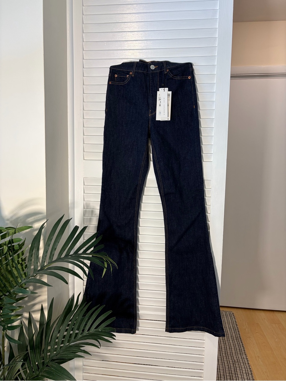 Zara Dark Indigo Flared High-Rise Jeans